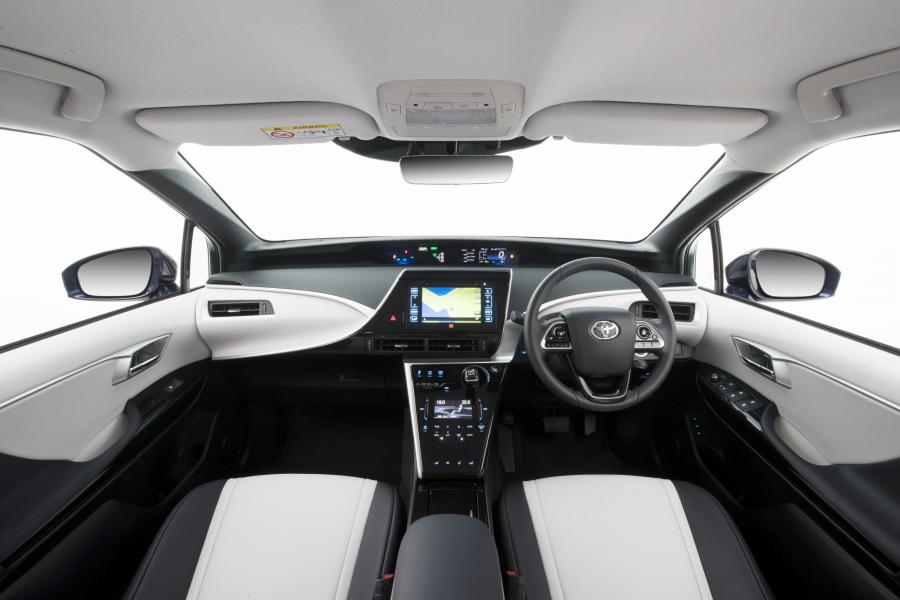 Торпедо Toyota Mirai 2016 года  (AU) (фото 10 из 15)